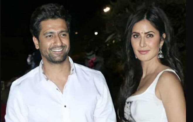 कैटरीना कैफ संग सगाई की खबरों पर ऐसा था विक्की कौशल की फैमिली का रिएक्शन, एक्टर के भाई ने किया खुलासा कैटरीना कैफ संग सगाई की खबरों पर ऐसा था विक्की कौशल की फैमिली का रिएक्शन, एक्टर के भाई ने किया खुलासा