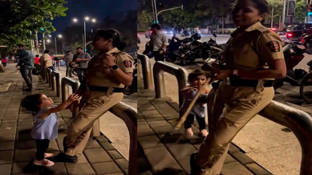 महिला पुलिस से डंडा छीनने लगी बच्ची और गुस्साकर किया ये काम, देखें Viral Video