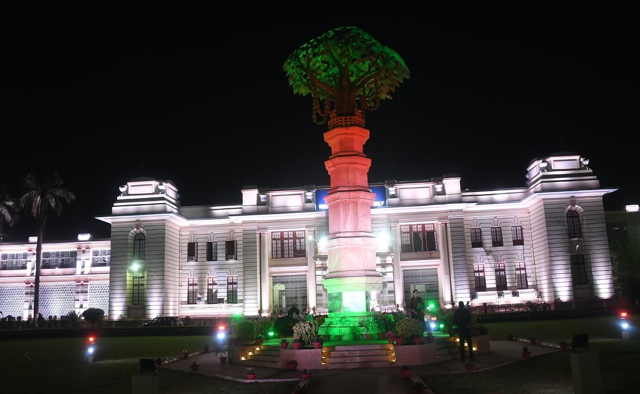 बिहार विधानमंडल का बजट सत्र फिर टला, मंत्रिपरिषद के विस्तार पर अब भी सस्पेंस बरकरार