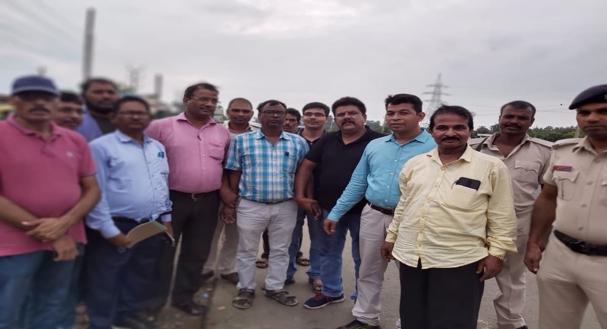 Bihar News: भागलपुर में घूस लेते रंगे हाथों धराया राजस्व कर्मी, पटना से आई निगरानी की टीम ने किया गिरफ्तार