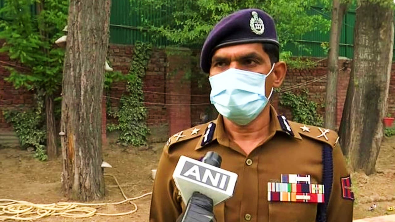 शोपियां में मुठभेड़ में चार आतंकवादी ढेर, मौके पर जाते वक्त हादसे में दो सैनिकों की मौत