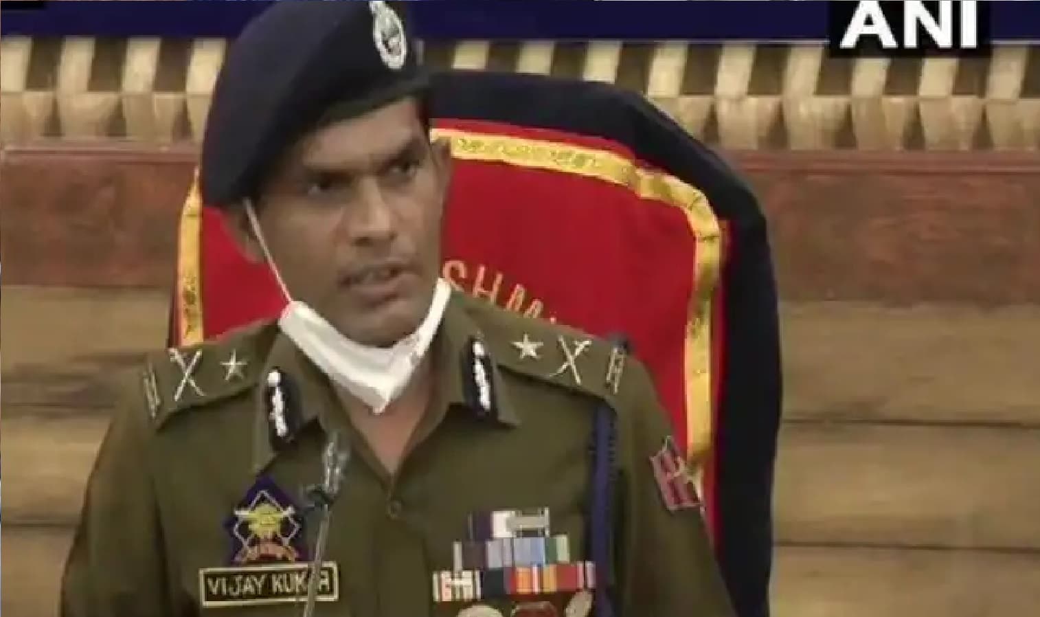 कश्मीर में मस्जिद को सुरक्षा कवच की तरह इस्तेमाल करते हैं आतंकी, कश्मीर के आईजीपी ने जताया विरोध