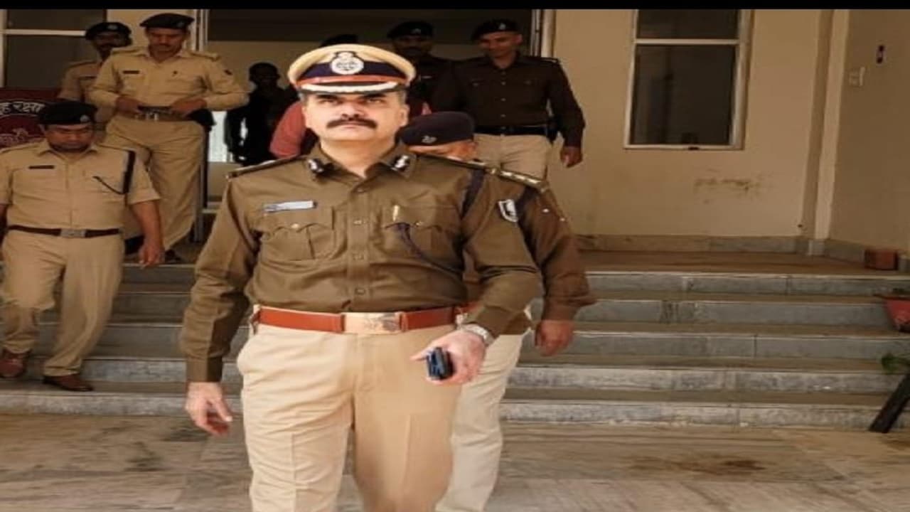 बिहार : 'मृत्यु का भी भय नहीं' IPS विकास वैभव का नीतीश की नसीहत के बाद नया ट्वीट