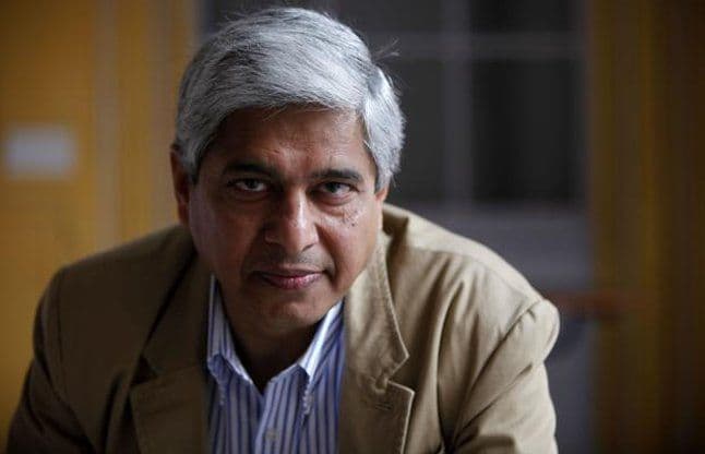 KBC 12: विकास स्वरूप का क्या है केबीसी कनेक्शन? जानिए कौन बनेगा करोड़पति में पहले एक्सपर्ट के बारे में बने