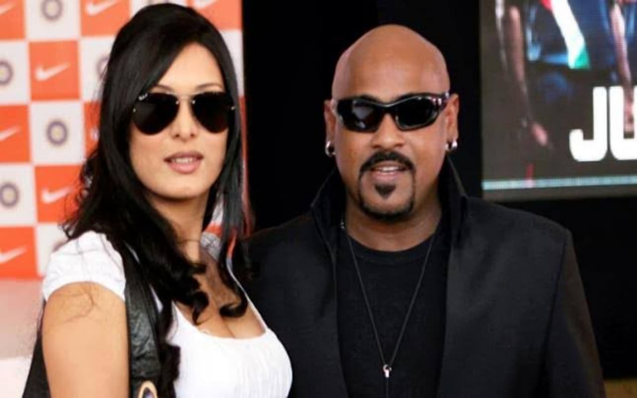 Vinod Kambli: पूर्व क्रिकेटर विनोद कांबली पर पत्नी ने लगाया मारपीट का आरोप, जांच के लिए घर पहुंची पुलिस