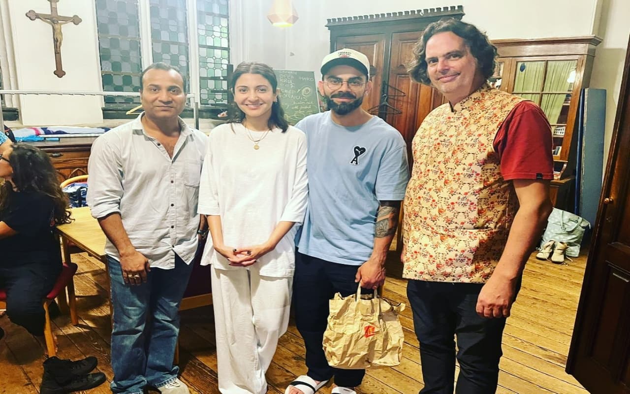 IND vs WI सीरीज से पहले नीदरलैंड में छुट्टियां मनाने पहुंचे विराट कोहली और अनुष्का शर्मा, देखें वायरल फोटो