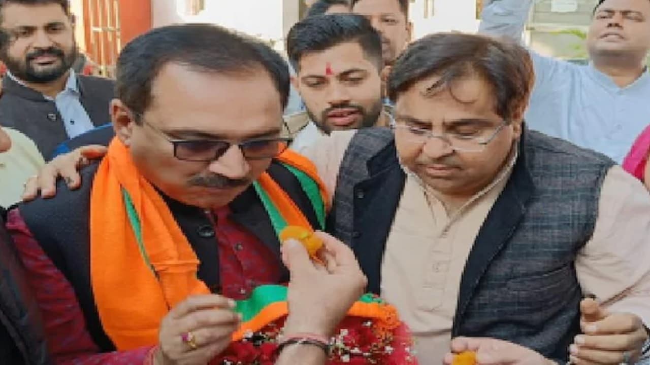 Delhi MCD चुनाव में हार का असर! वीरेंद्र सचदेवा ने संभाला बतौर दिल्ली बीजेपी कार्यकारी अध्यक्ष का पदभार