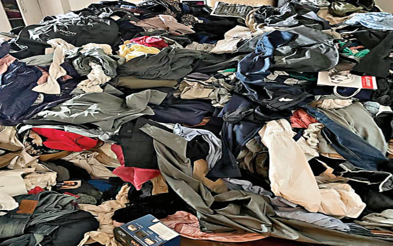 Jharkhand: इंजीनियर बीरेंद्र राम की काली कमाई पर परिवार वाला करता है ऐश, ब्रांडेड कपड़े का शौकीन है बेटा