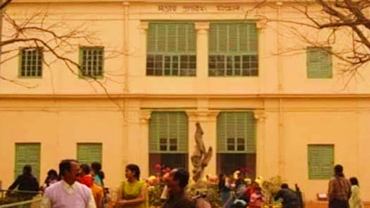 गुरुदेव रवींद्रनाथ टैगोर की विश्व भारती के संगीत भवन में नस्लीय टिप्पणी, प्रोफेसर गिरफ्तार