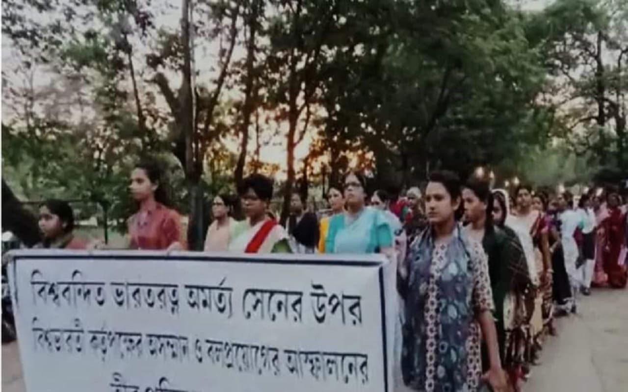 नोबेल विजेता अमर्त्य सेन भूमि विवाद: विश्व भारती के खिलाफ तृणमूल पार्षदों ने निकाला मशाल जुलूस, जताया आक्रोश