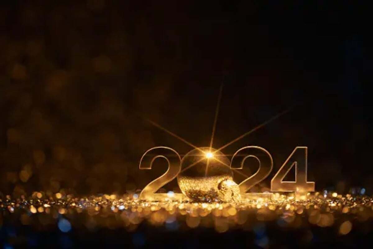 Happy New Year 2024 Wishes LIVE: नए साल का खुशियों और नई उम्मीदों से करें स्वागत.. यहां से भेजें शुभकामनाएं