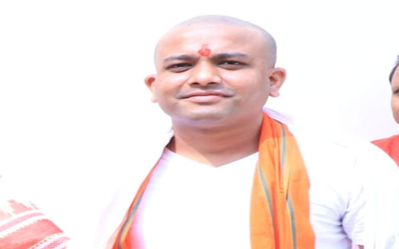 Jharkhand News: सिंदरी विधायक के इंजीनियर पुत्र विवेक कुमार ने रांची में किया सुसाइड, जांच में जुटी पुलिस