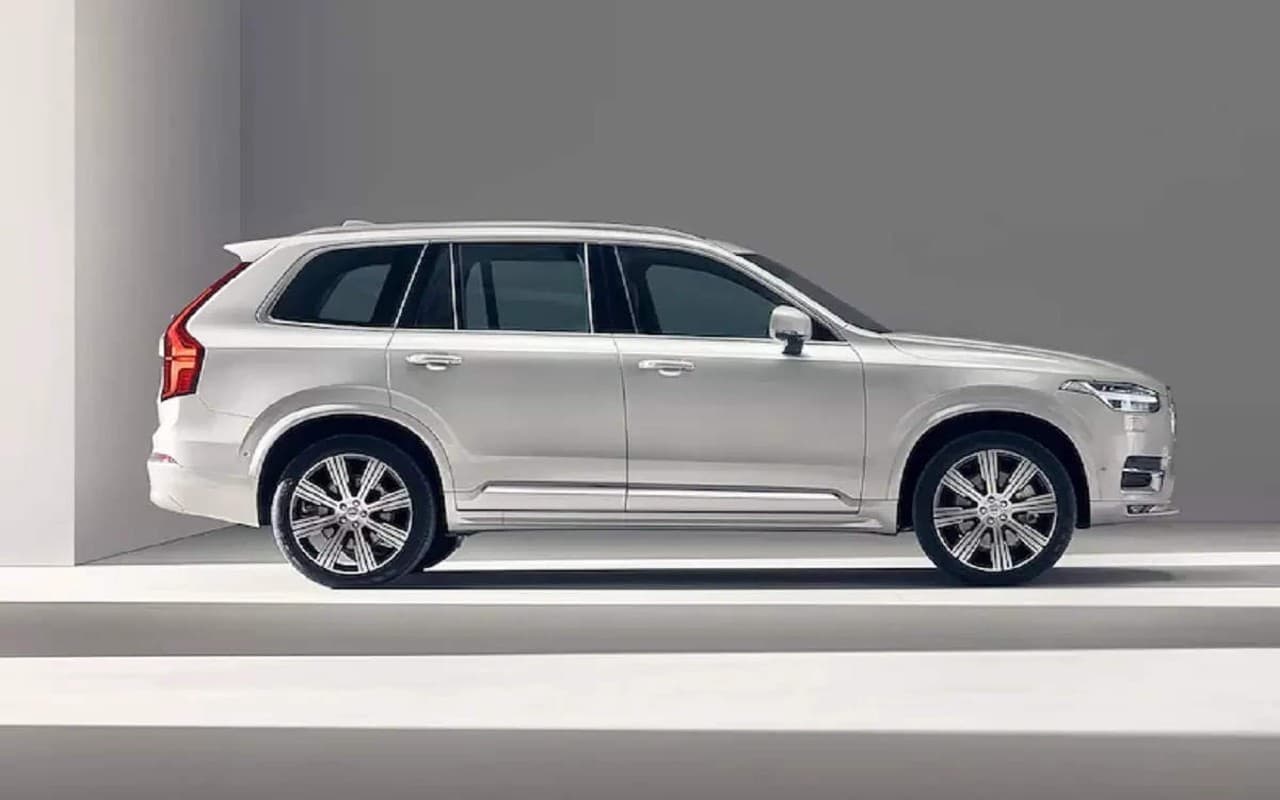 Deloitte: महंगाई की परवाह नहीं! शानदार फीचर्स वाली गाड़ियों को भारतीय ग्राहक दे रहे तरजीह