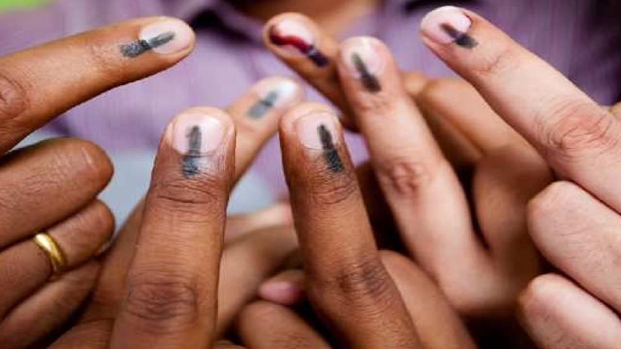 Gujarat Election: गुजरात में कच्छ से जुड़े इस क्षेत्र में हजारों लोग नहीं कर पाते है वोटिंग, जानें वजह Gujarat Election: गुजरात में कच्छ से जुड़े इस क्षेत्र में हजारों लोग नहीं कर पाते है वोटिंग, जानें वजह
