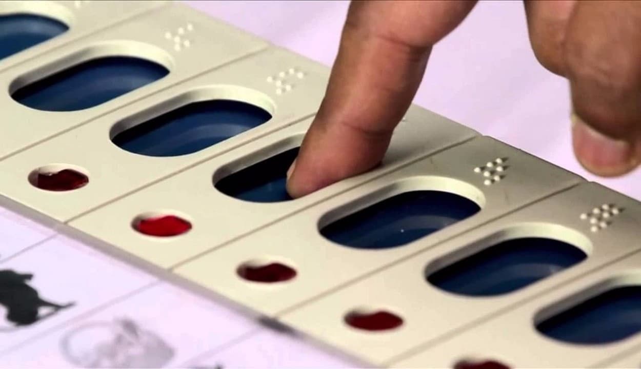 Puducherry Assembly Election 2021 : पुडुचेरी विधानसभा के लिए 6 अप्रैल को वोटिंग, जानिए किन दलों के बीच होगा कड़ा मुकाबला