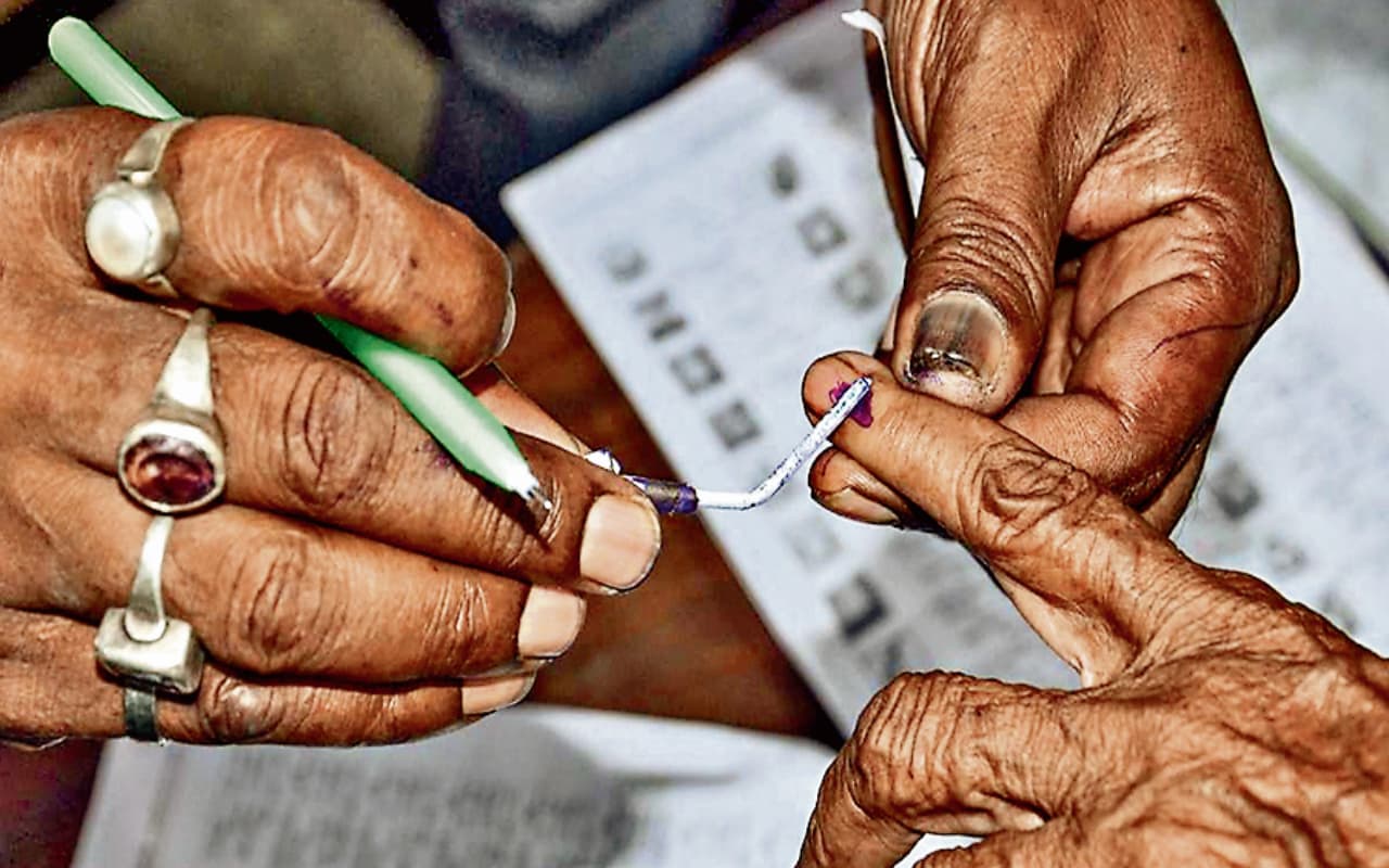 धनबाद विधानसभा क्षेत्र में सबसे ज्यादा और सिंदरी में सबसे कम वोटर बढ़े, देखें आकड़ा