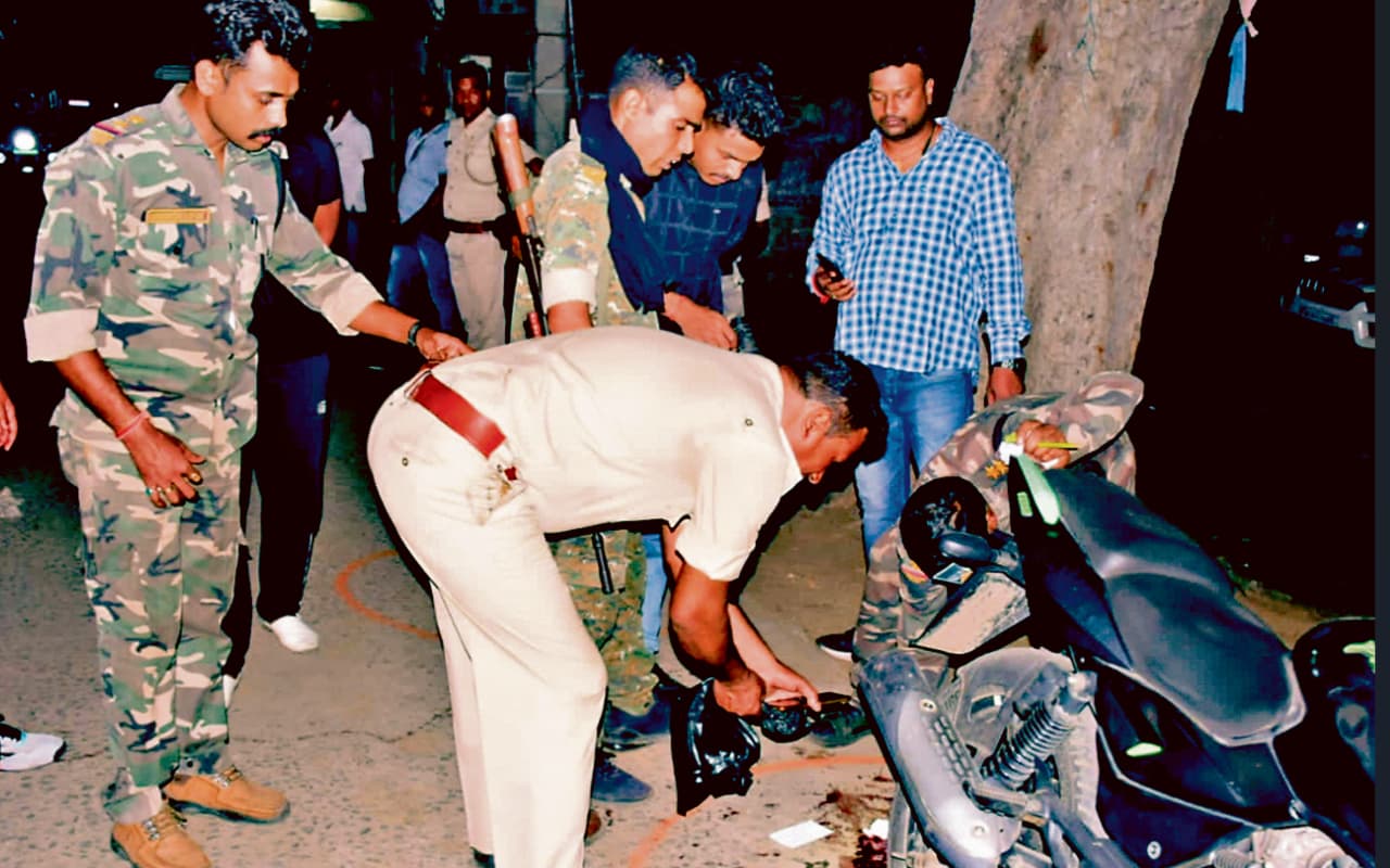 वासेपुर में फिर चलीं गोलियां, गैंगस्टर फहीम के बेटे इकबाल की हालत नाजुक