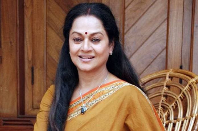 कोरोना पॉजिटिव होने के बाद ऑक्सीजन सपोर्ट पर थीं जरीना वहाब, जानें एक्ट्रेस की हेल्थ अपडेट