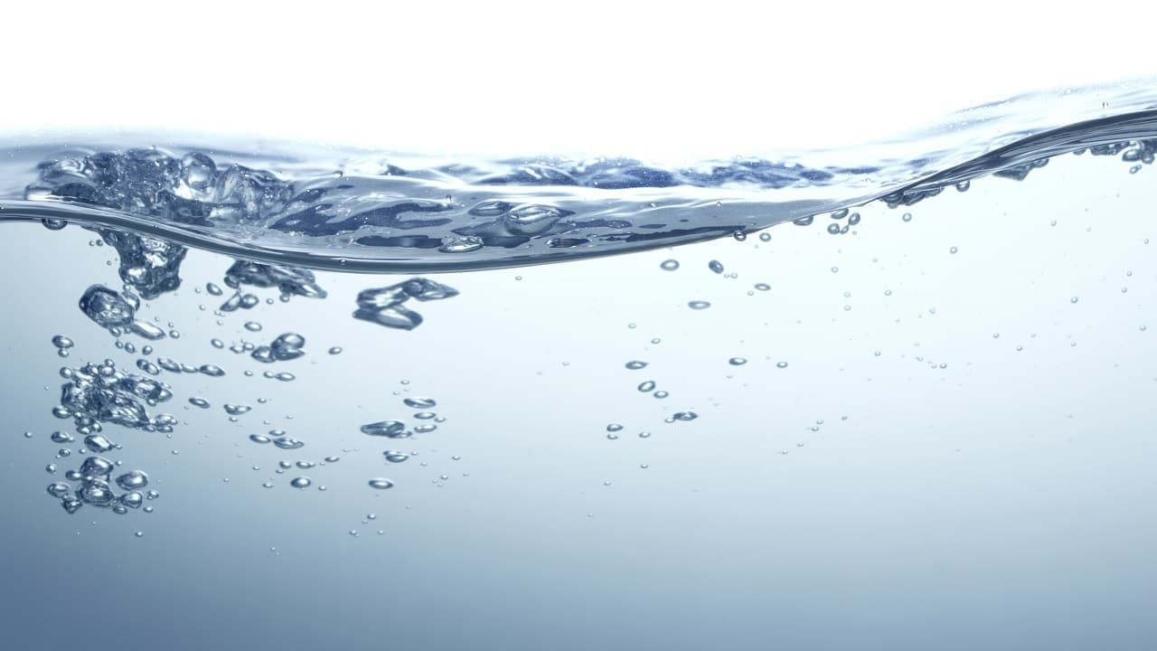 Science News: क्यों बदलता है पानी का आकार? 30 साल पुराने रहस्य को वैज्ञानिकों ने सुलझाया