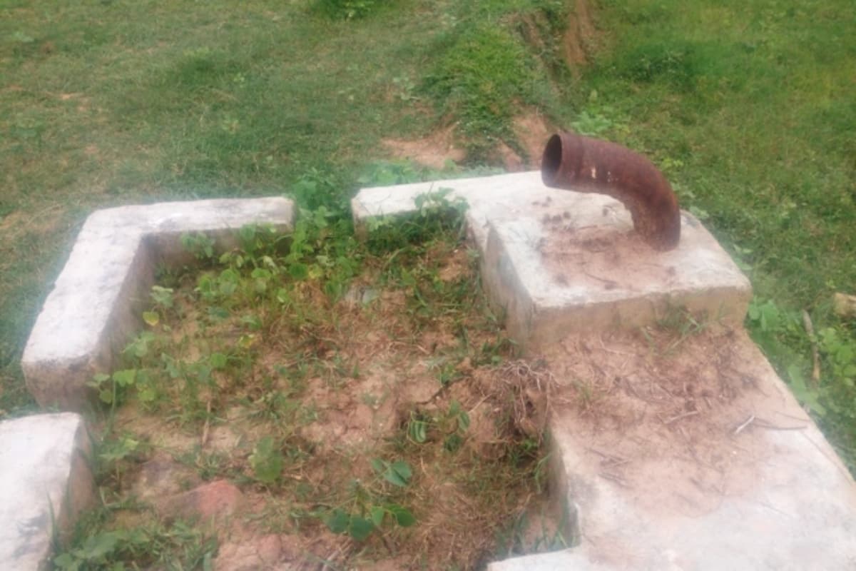 झारखंड: 15 लाख रुपये से चेकडैम बनने के बाद भी सिंचाई के लिए तरस रहे किसान, उम्मीदों पर फिरा पानी