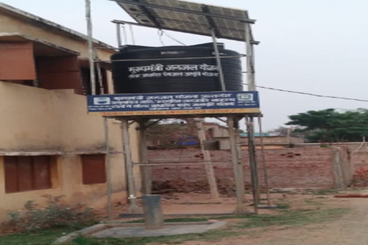 राजधानी रांची के इस गांव में मंडरा रहा है जलसंकट, 4 जलमीनार में केवल एक की स्थिति ठीक