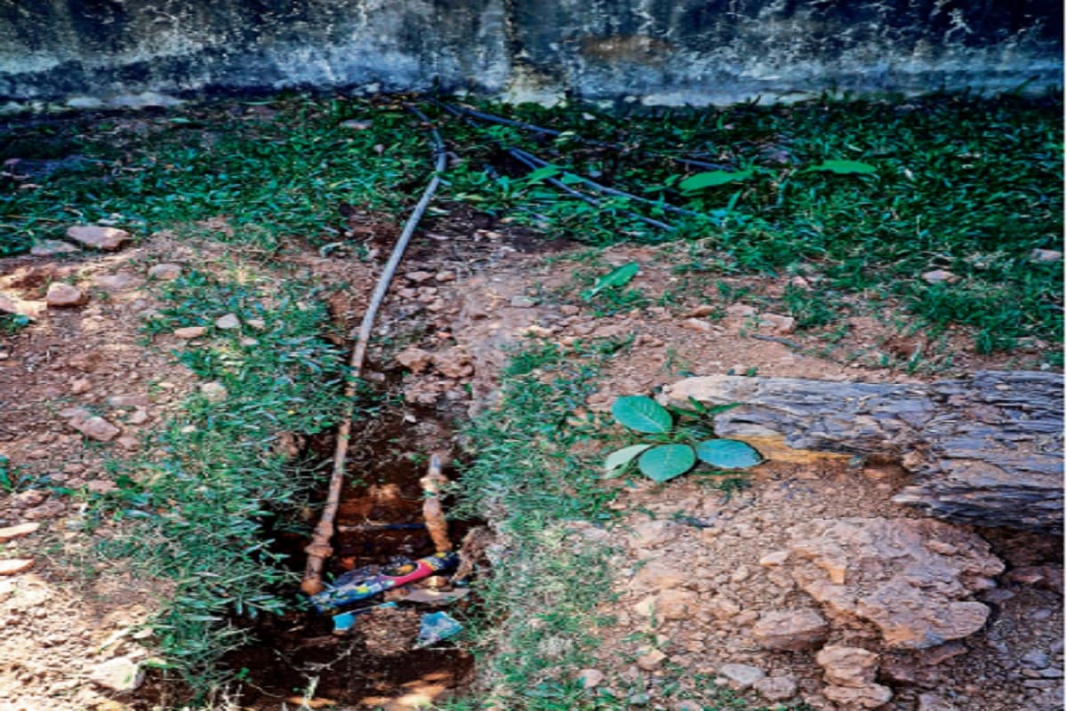 Jharkhand Crime News: जमशेदपुर में पुलिस कर्मी कर रहे हैं पानी चोरी, दे रहे हैं अजीबोगरीब तर्क