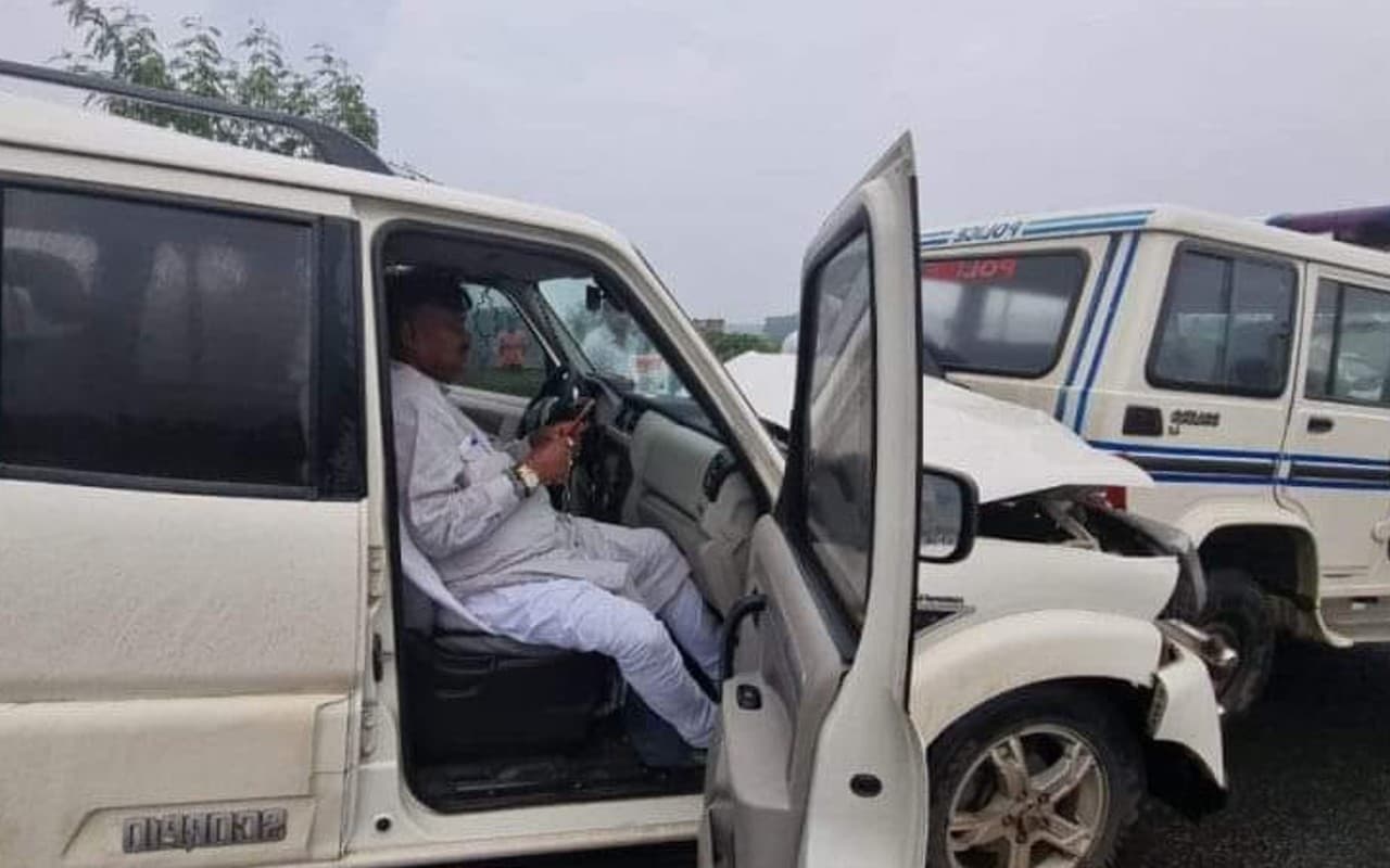 पश्चिम बंगाल के मंत्री बेचाराम मन्ना की कार जमालपुर में दुर्घटनाग्रस्त, आसनसोल से लौट रहे थे कोलकाता