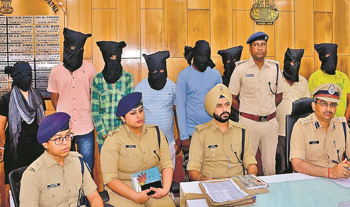 पटना: कम वेतन मिलने से नाराज थी महिला बैंककर्मी, बनाई रिकवरी अफसर के घर डाका डालने की योजना, फिर…