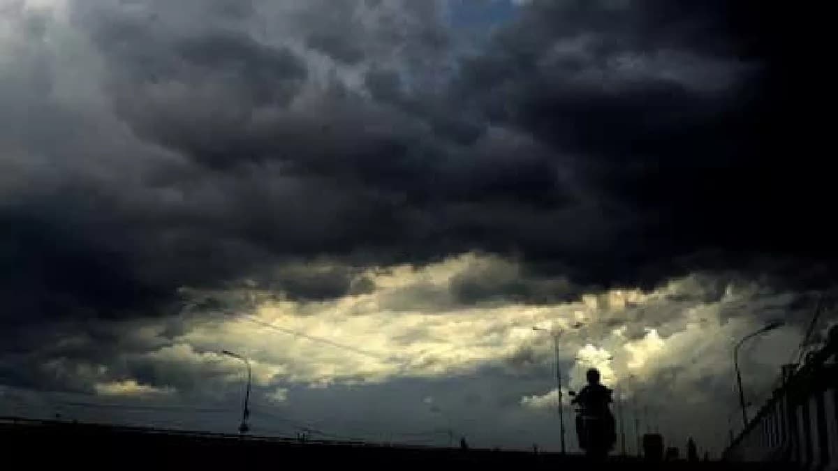 UP Weather Update: लखनऊ सहित यूपी के अधिकांश जिलों में उमस से लोग बेहाल, जानें कब होगी बारिश-अपने शहर का मौसम