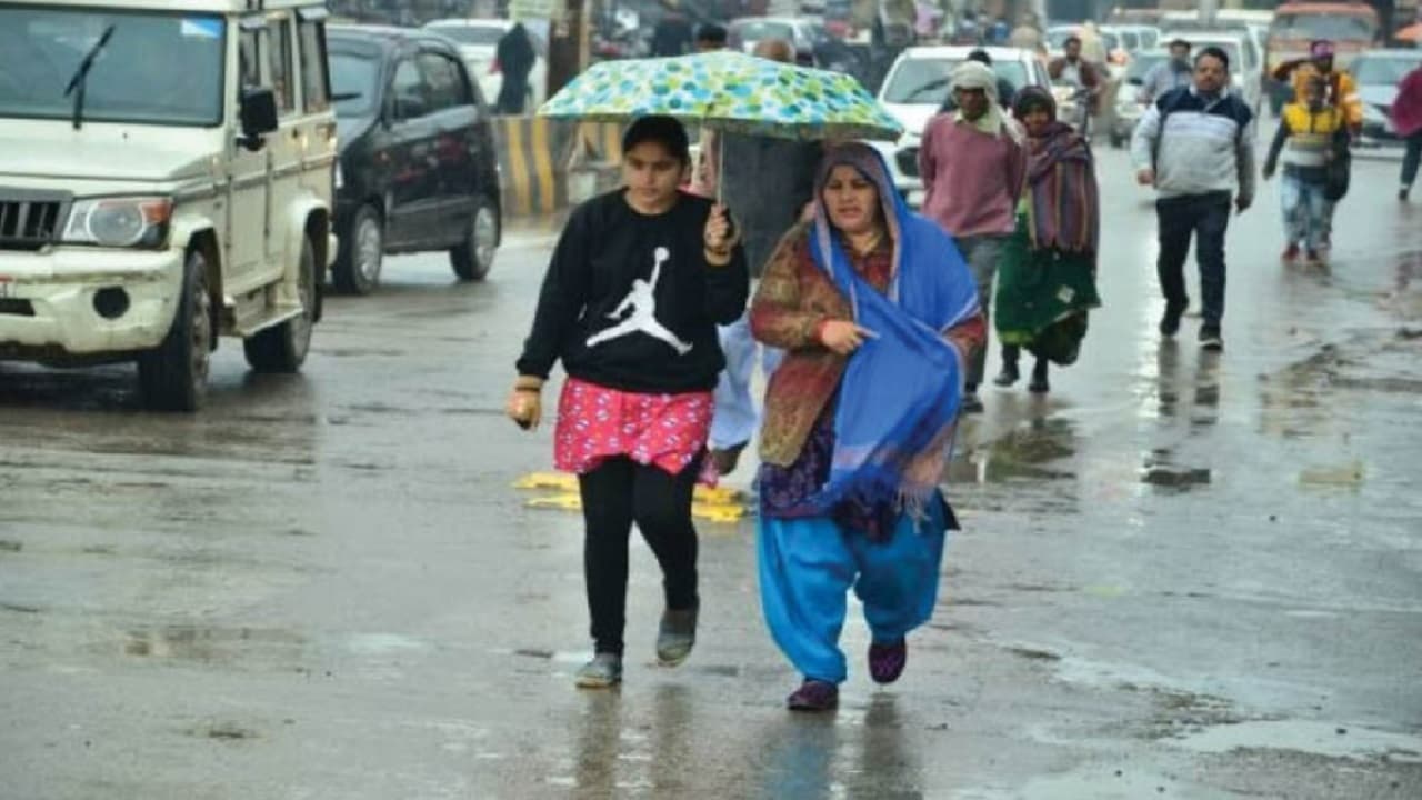 ‍Bihar Weather: बिहार में आज रात से बढ़ेगी ठंड, पटना-गया, दरभंगा, भागलपुर समेत कई जिलों में बारिश की संभावना