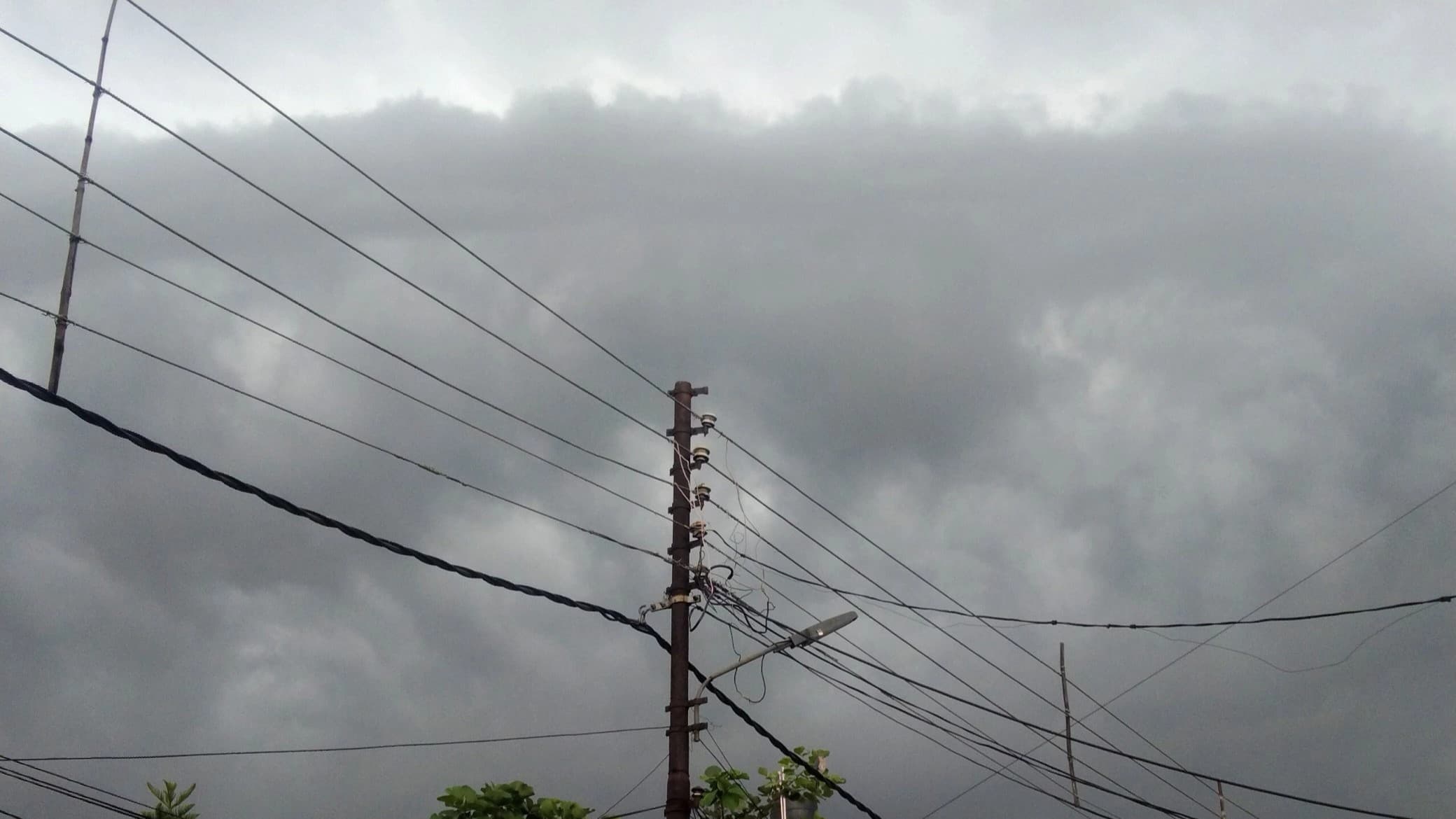 यूपी में कई जगह बारिश से बदला मौसम, मानसून की सक्रियता से गर्मी के तेवर ढीले