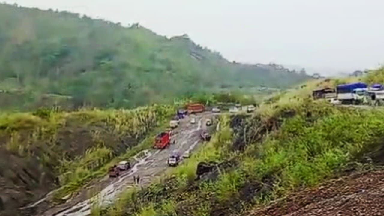 Weather Today: असम में बिजली गिरने, बारिश व आंधी से 8 की मौत, राजस्थान में आंधी-बूंदाबांदी का अनुमान