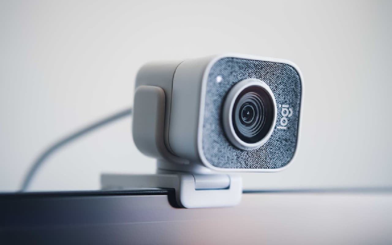 अपने स्मार्टफोन को बनाना चाहते है Webcam, तो अपनाए ये घरेलू तरीका!