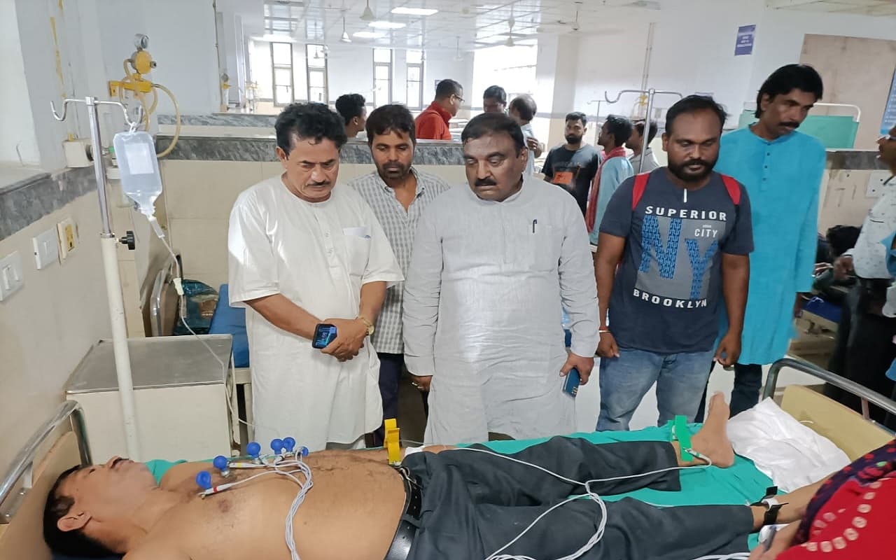 पश्चिम बंगाल पंचायत चुनाव: नामांकन दाखिल करने के आखिरी दिन बमबाजी, कई घायल, बीजेपी ऑफिस पर भी हमला