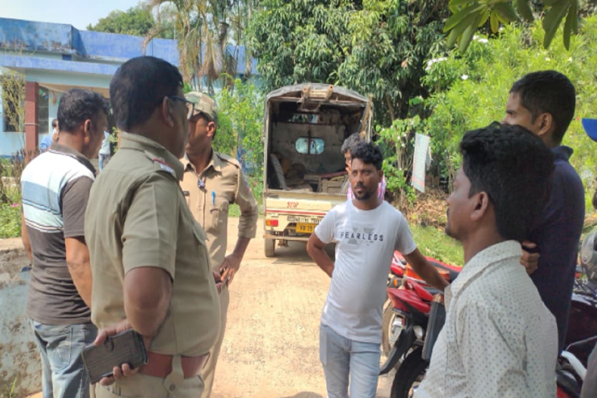 बंगाल के पश्चिम बर्दवान में ग्रामीणों ने की जमकर तोड़फोड़, 3 बिजली कर्मचारियों को जमकर पीटा