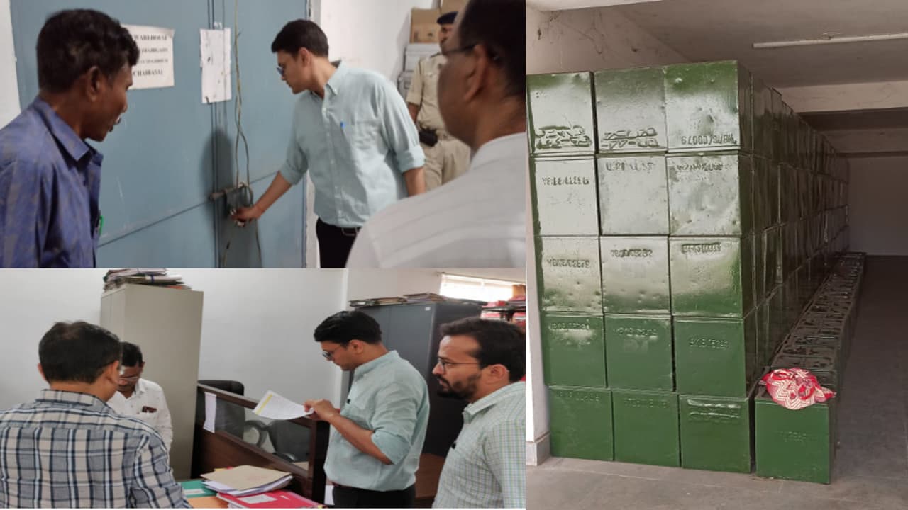 गांव की सरकार : पश्चिमी सिंहभूम में करीब 7 हजार बैलेट बॉक्स उपलब्ध, DC ने वेयर हाउस का किया निरीक्षण