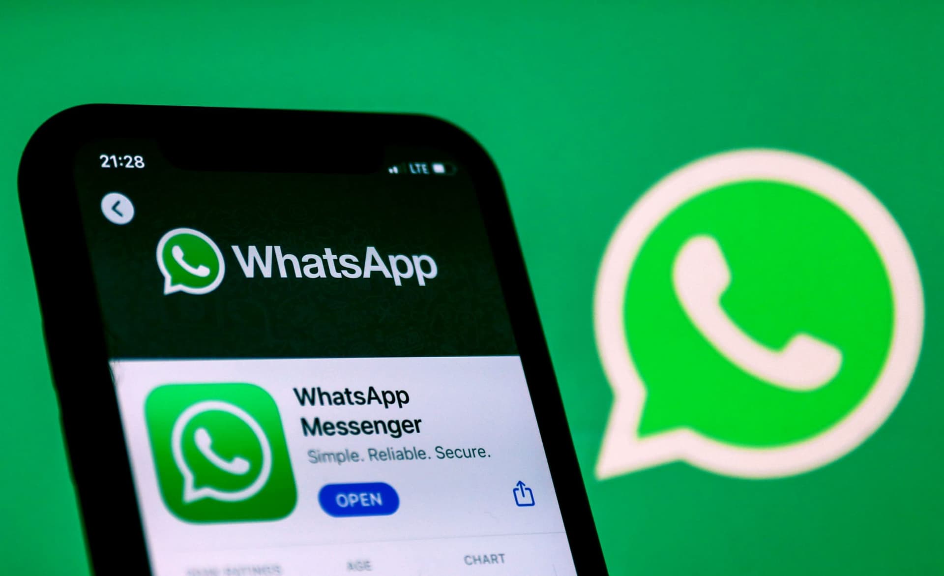 WhatsApp की मदद से डाउनलोड करें अपना Aadhaar और PAN Card, ये हैं आसान स्टेप्स
