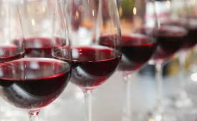नकली का खेल: 11000 रुपये की विदेशी शराब सिर्फ 250 रुपये में हो रही तैयार