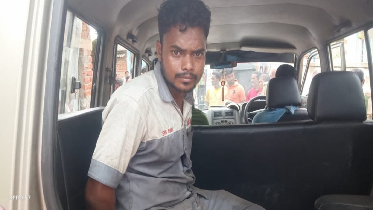 Jharkhand Crime News : झारखंड में डायन-बिसाही के शक में पोते ने दादी को मार डाला, पुलिस ने किया अरेस्ट