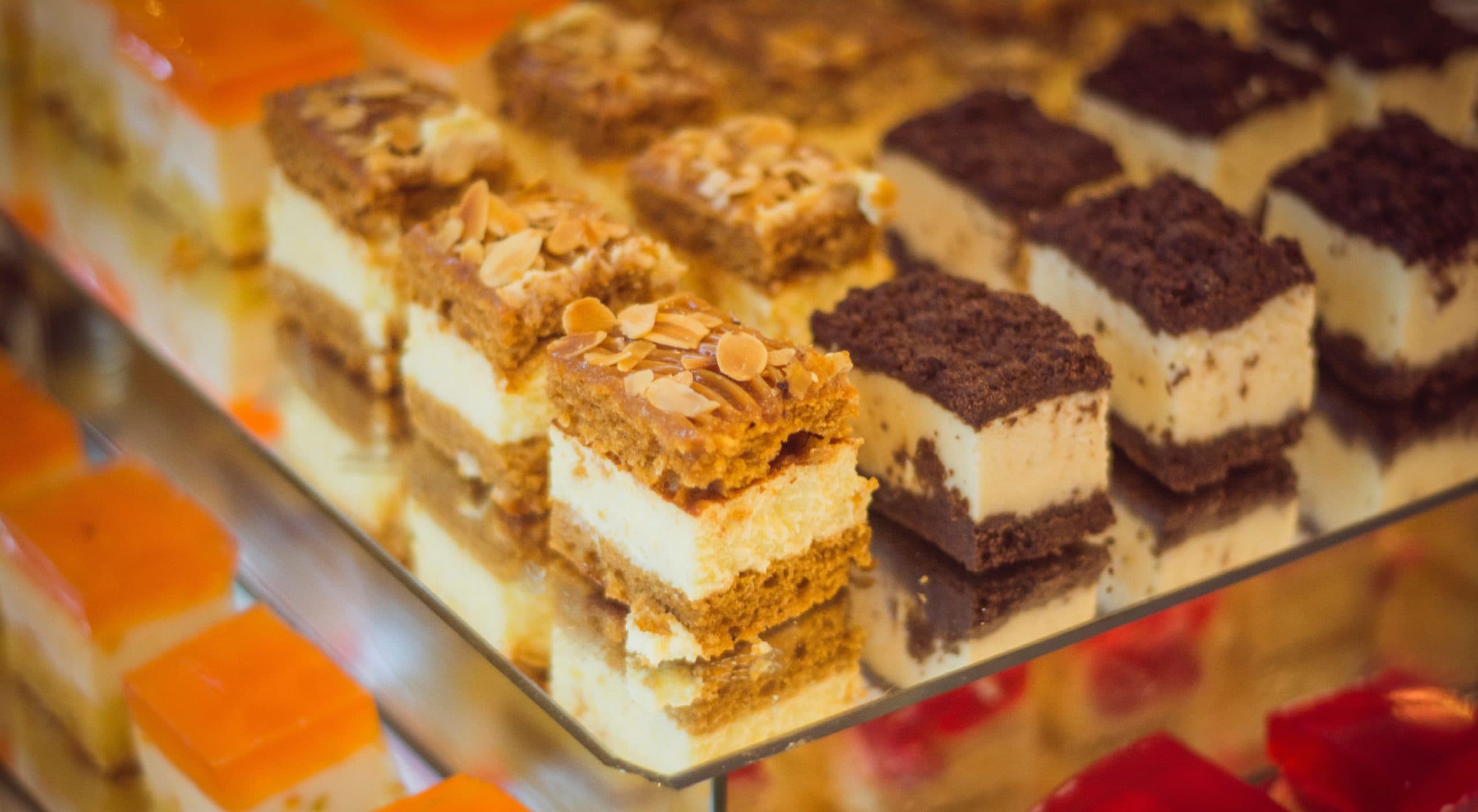 Holi Safety Tips: इस बार ऐसे मनाएं मिलावट मुक्त होली, स्वाद से लेकर रंग तक में No Compromise