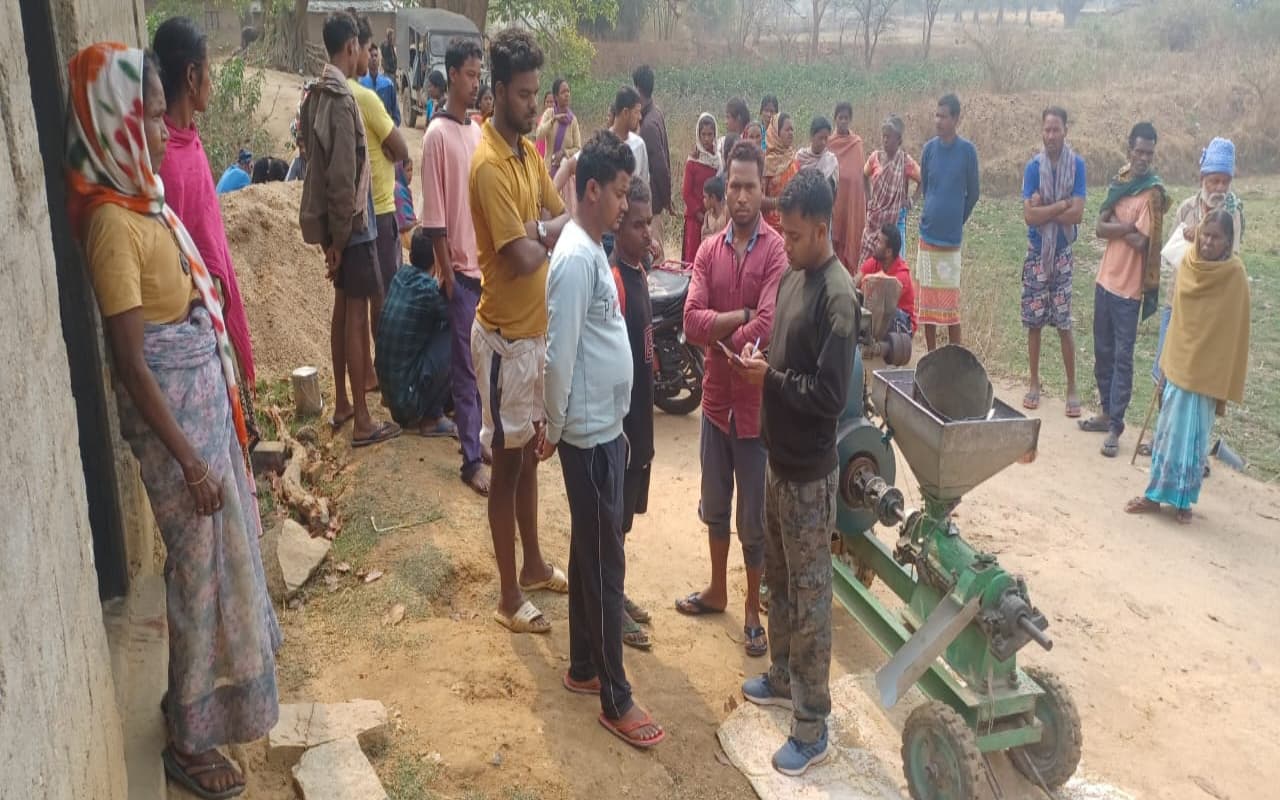 गुमला में दिल दहला देने वाला मामला, धान कूटने के दौरान मशीन में फंसा महिला का सिर, हुआ धड़ से अलग