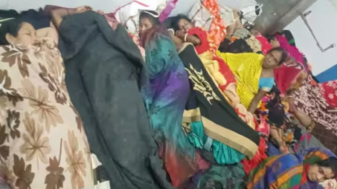 बिहार: वो दर्द से तड़पती रही... और डॉक्टरों ने नवादा में 25 महिलाओं का बंध्याकरण कर जानवर की तरह जमीन पर छोड़ा