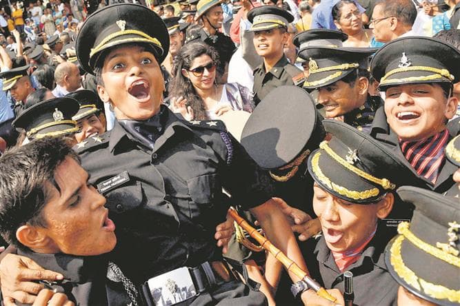 UPSC ने NDA की परीक्षा में शामिल होने के लिए महिलाओं को दी ऑनलाइन आवेदन करने की अनुमति