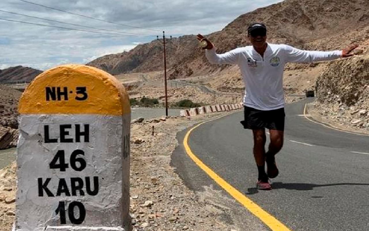 Guinness World Record: नासिक के डेंटिस्ट ने लेह और मनाली के बीच सबसे तेज पदयात्रा का बनाया रिकॉर्ड