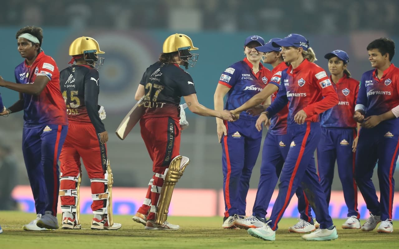 WPL DC vs RCB Playing XI: पहली जीत की तलाश में आज दिल्ली कैपिटल्स से भिड़ेगी आरसीबी, जानें संभावित प्लेइंग XI