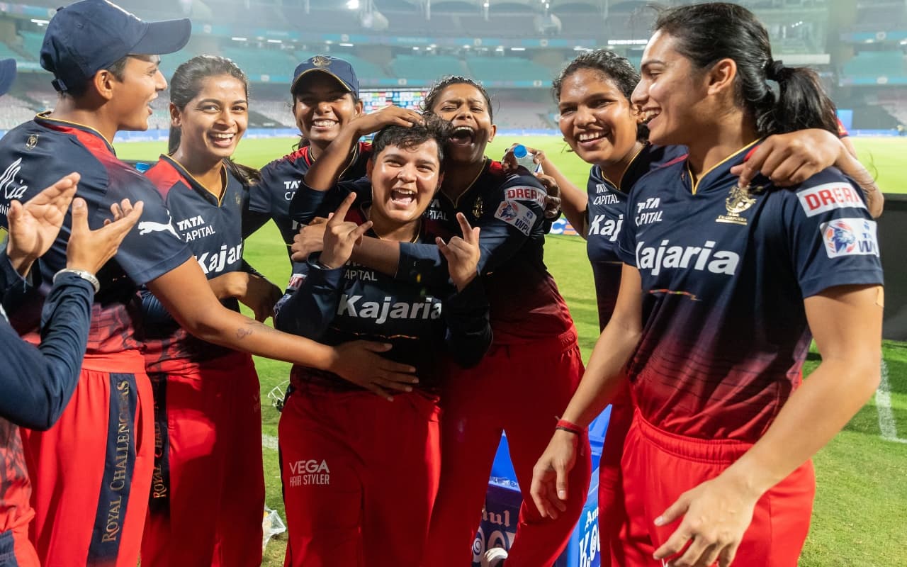 WPL 2023 UP vs RCB: यूपी वॉरियर्स को 5 विकेट से हराकर आरसीबी ने दर्ज की पहली जीत, देखें तस्वीरें