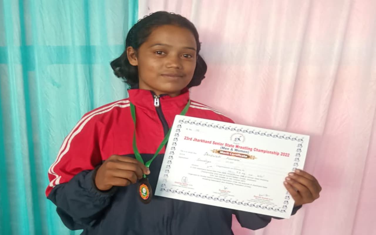 सिमडेगा की बेटी सरस्वती कुमारी ने सीनियर कुश्ती में जीता कांस्य पदक
