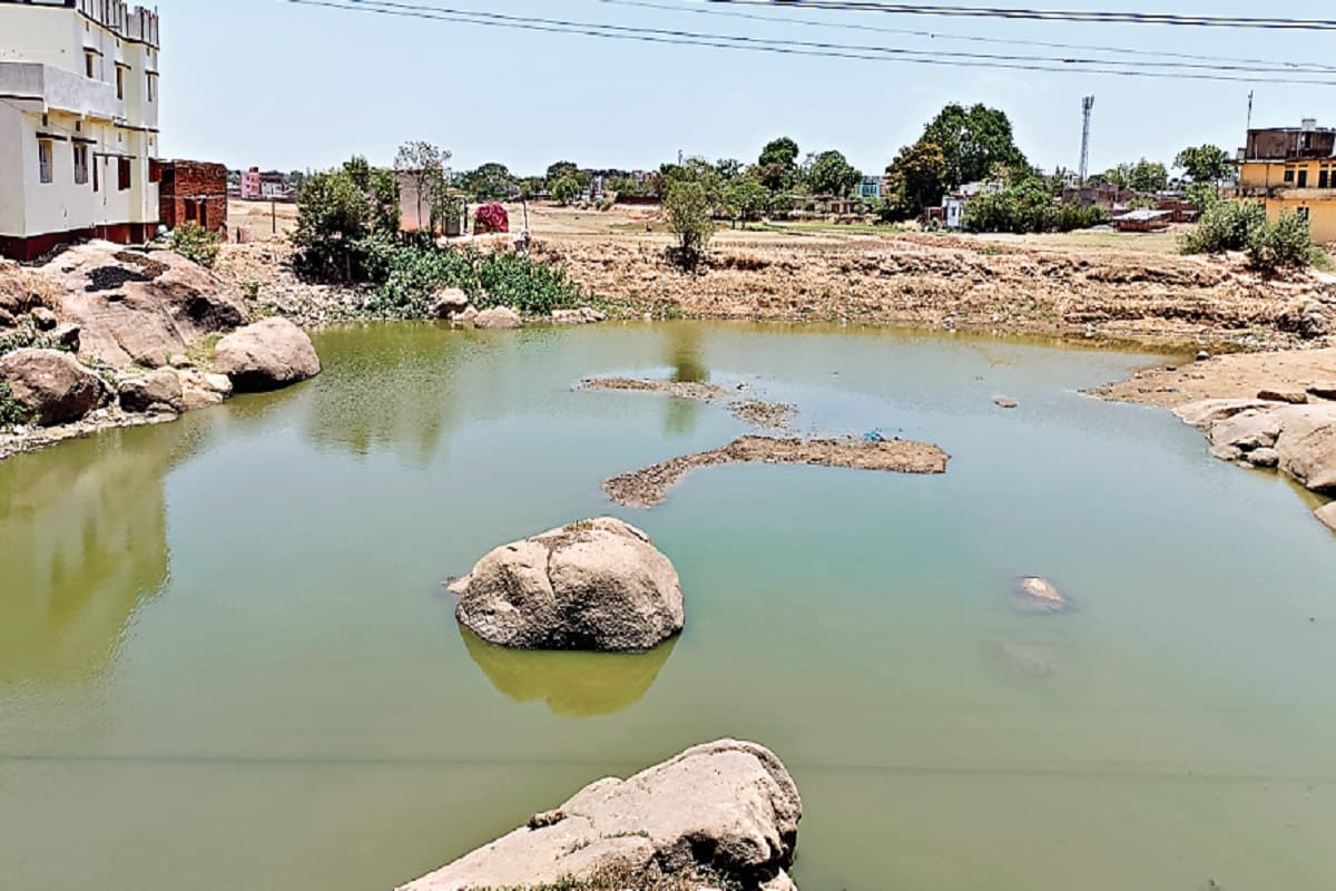 रांची की इस बस्ती में हो रही पानी की गंभीर समस्या, अधिकतर घरों की बोरिंग फेल, 10 हजार की आबादी हो रही प्रभावित