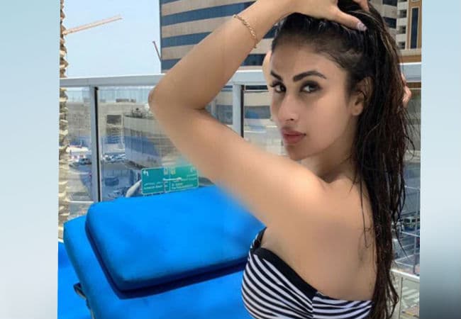 'Naagin' एक्‍ट्रेस मौनी रॉय ने अपने बिकिनी लुक से इंटरनेट पर मचाया तहलका, फैंस बोले- आपको मैंने देखा तो...
