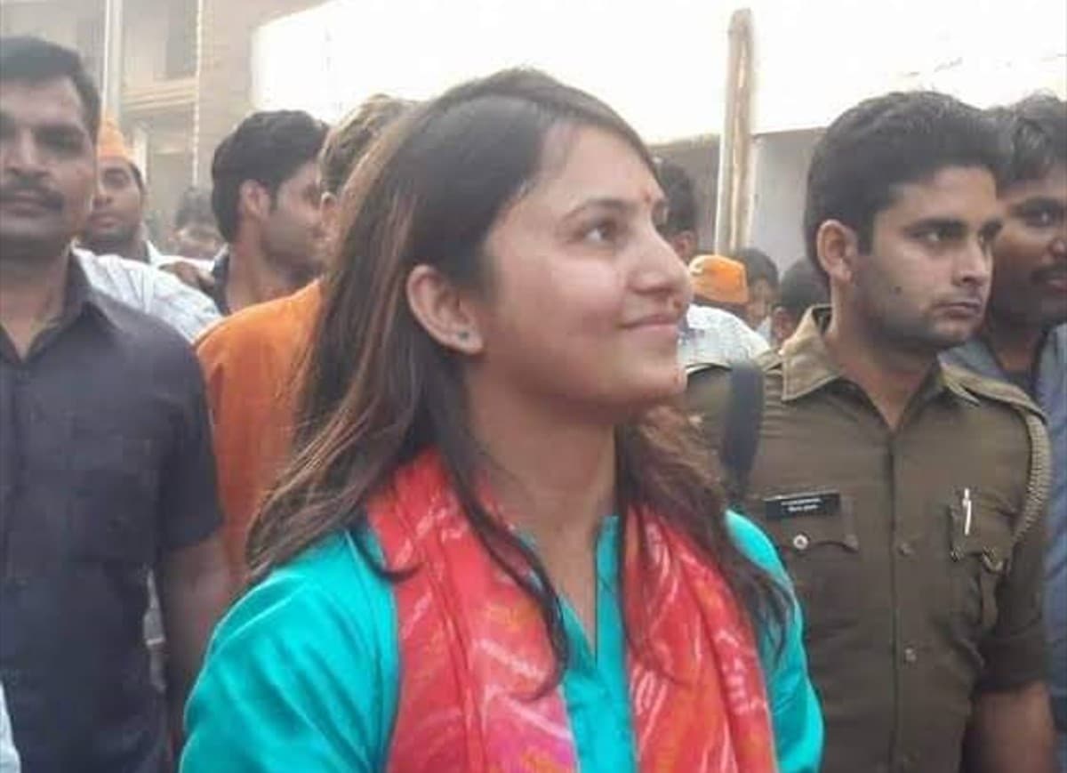 फतेहाबाद विधानसभा से सपा ने बदला प्रत्याशी, रूपाली दीक्षित को दिया टिकट, पढ़ें पूरी खबर फतेहाबाद विधानसभा से सपा ने बदला प्रत्याशी, रूपाली दीक्षित को दिया टिकट, पढ़ें पूरी खबर